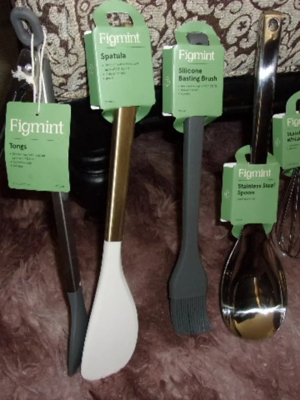 Figmint Huge bundle of Kitchen Utensils New Spoons/Tongs/spatula/whisk etc